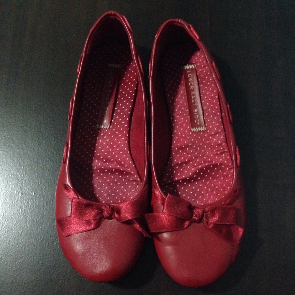 ❤️In Search Of ❤️ Red Flats